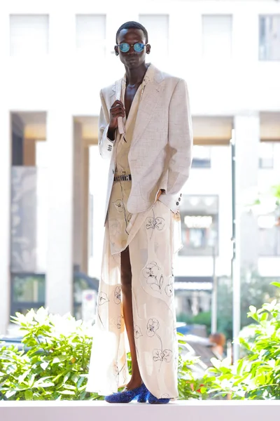 Look 8